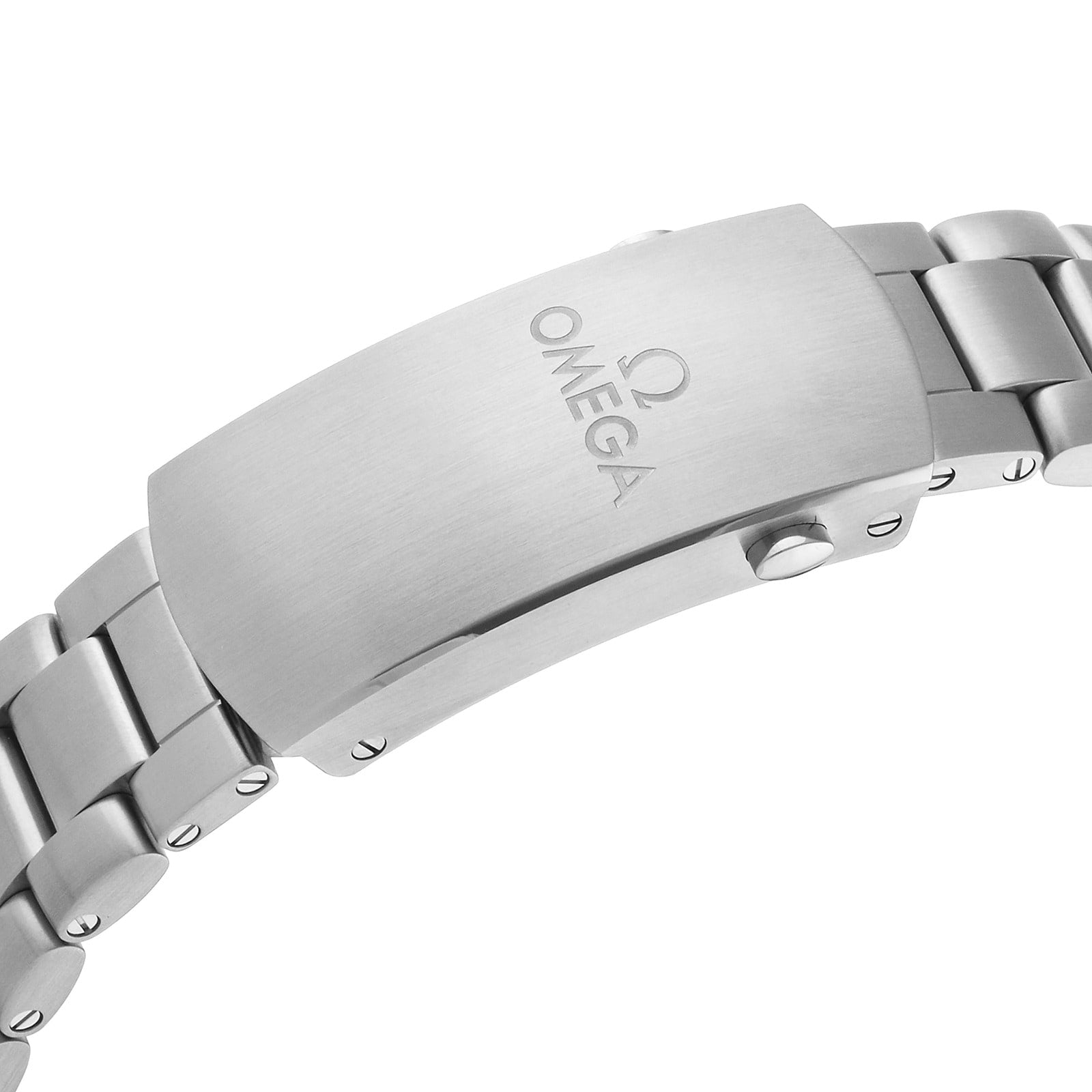 Close-up of the OMEGA Seamaster Planet Ocean 600M stainless steel bracelet clasp, engraved with the OMEGA logo and equipped with a push-button release—a signature feature of this iconic dive watch.