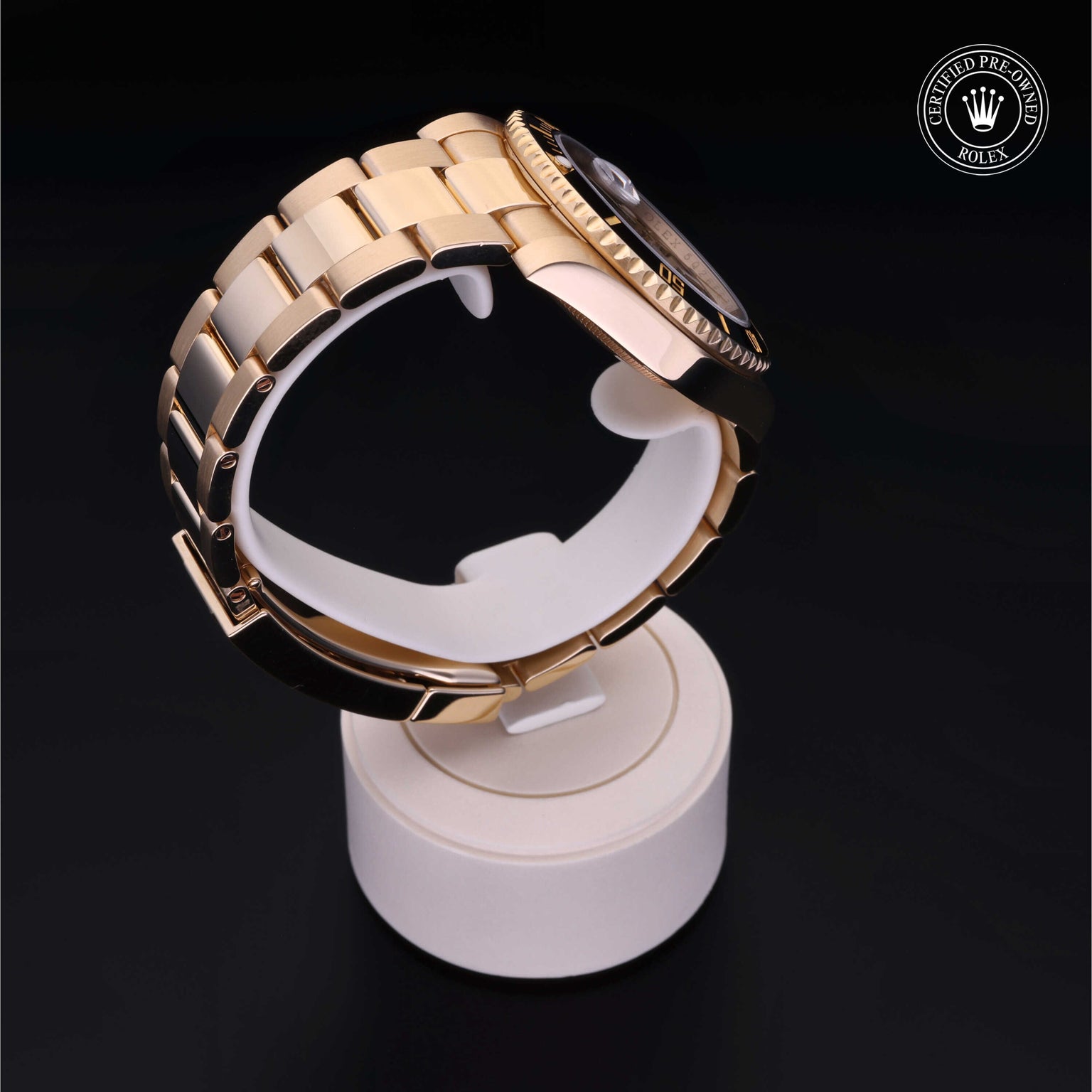 Rolex Certified Pre-owned Submariner M116618LN-0001 front on black background