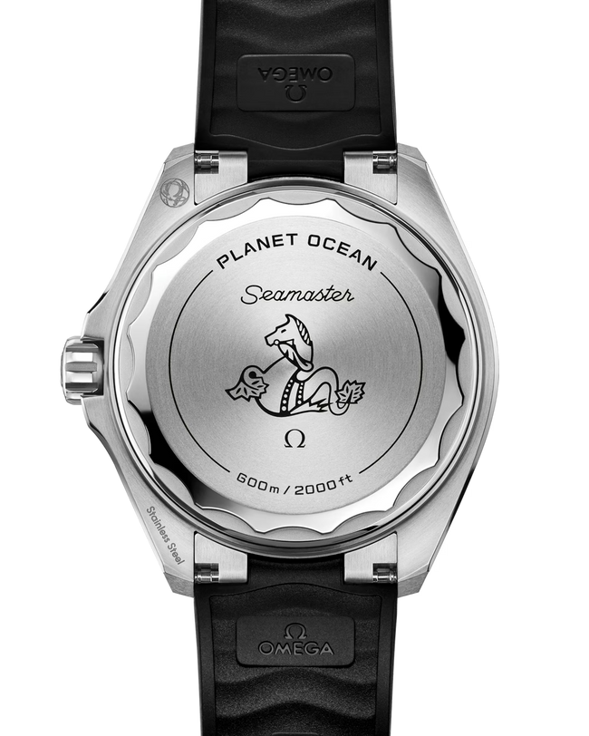 The OMEGA Seamaster Planet Ocean 600M features an engraved seahorse, "Planet Ocean Seamaster," and 600m/2000ft on the back, complemented by a black strap and stainless steel case.