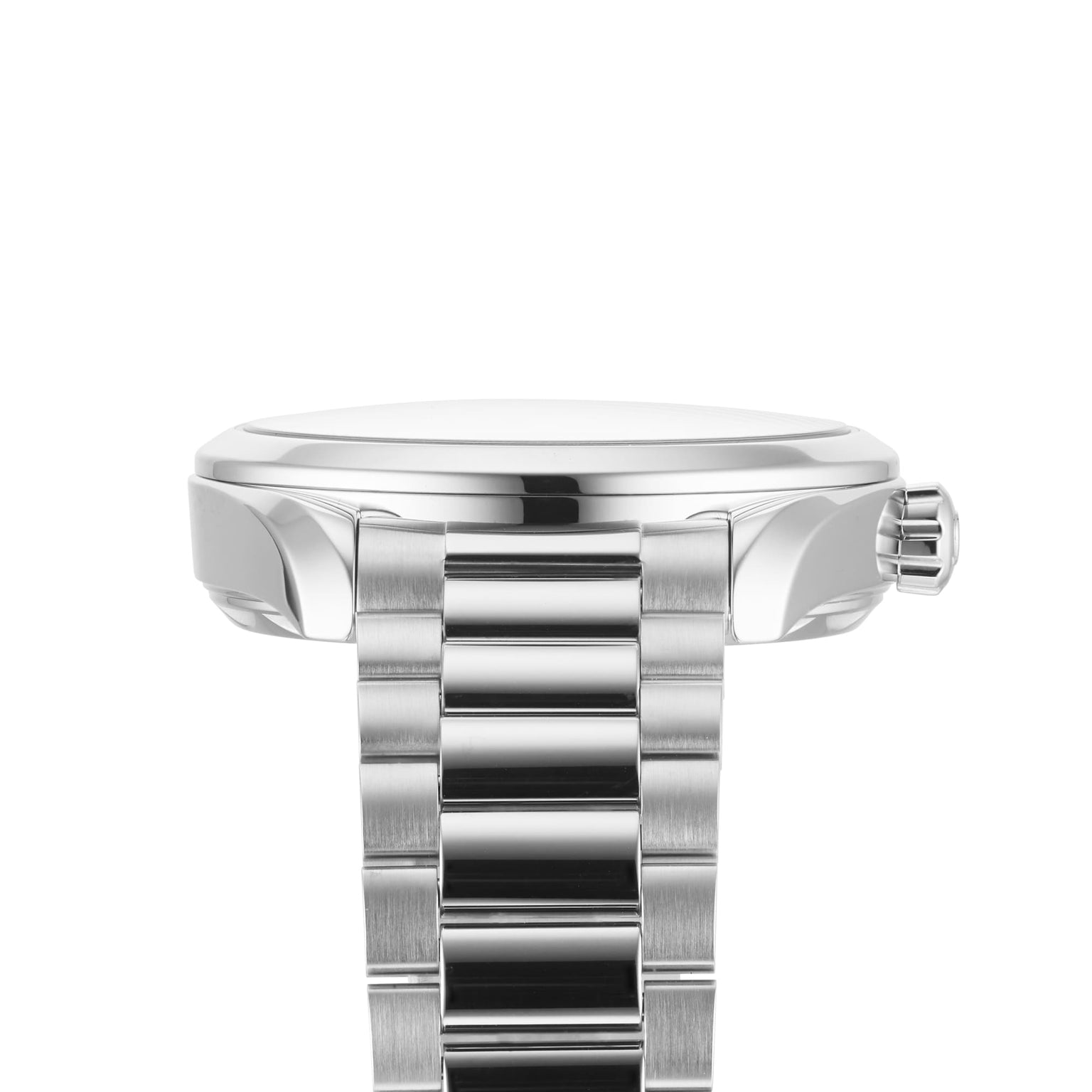 Side view of the OMEGA Seamaster Aqua Terra 150M, featuring a polished stainless steel case, rounded crown, and metal link bracelet—embodying the maritime heritage of this iconic wristwatch.