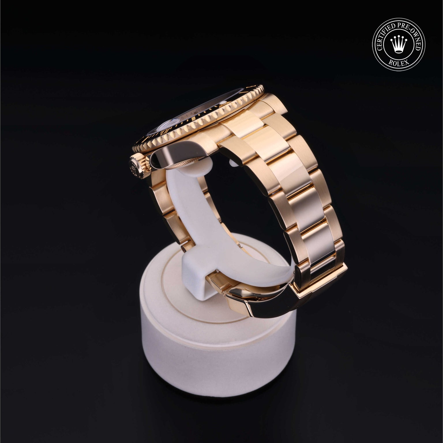 Rolex Certified Pre-owned Submariner M116618LN-0001 front on black background