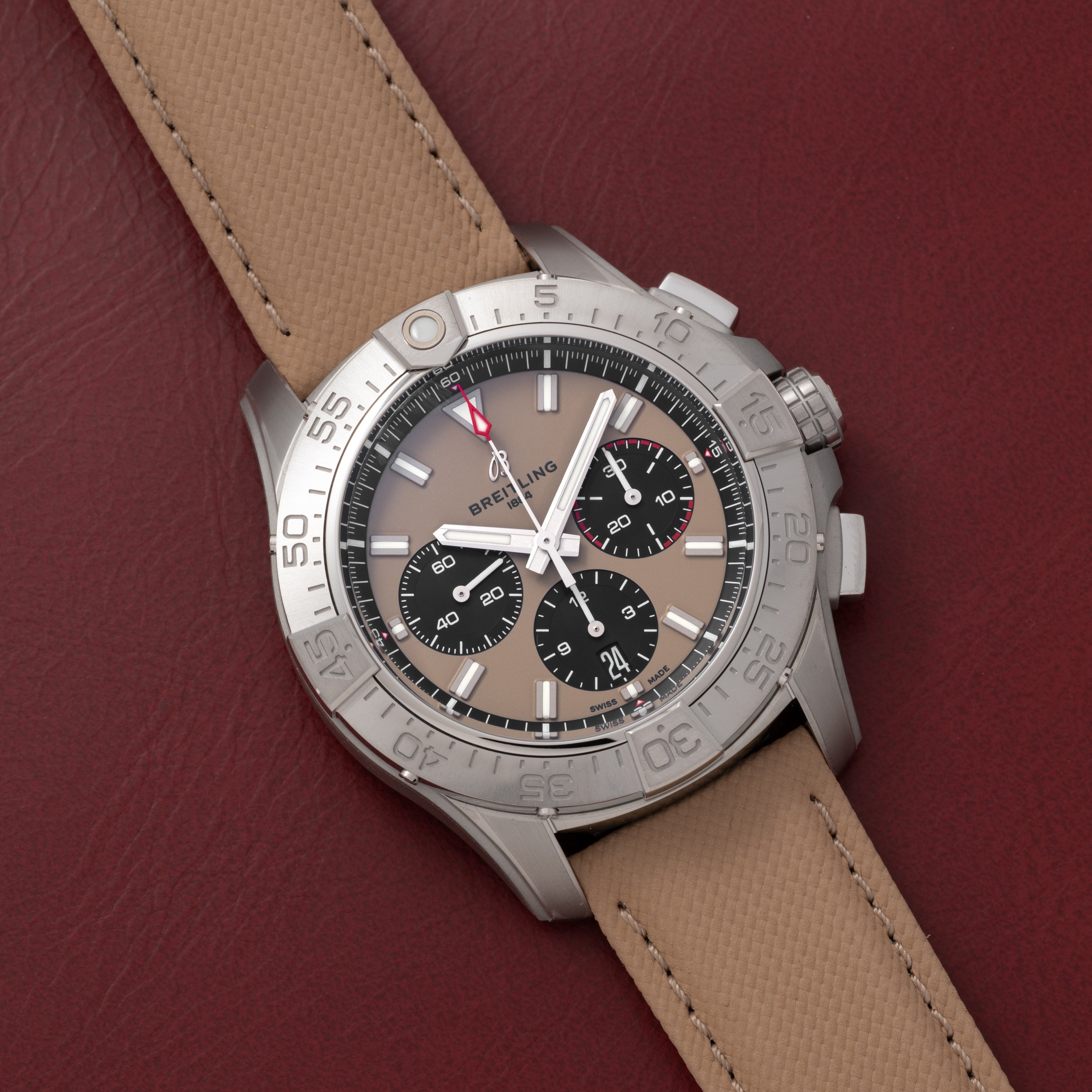 Breitling Avenger B01 Chronograph 44 - Image 10