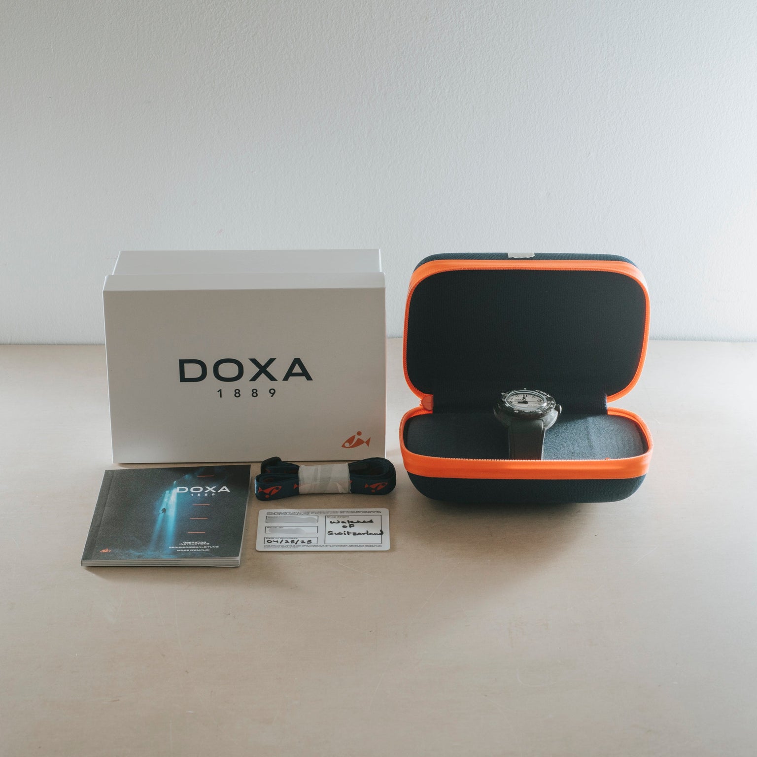 DOXA Sub 300 Carbon 'Whitepearl'