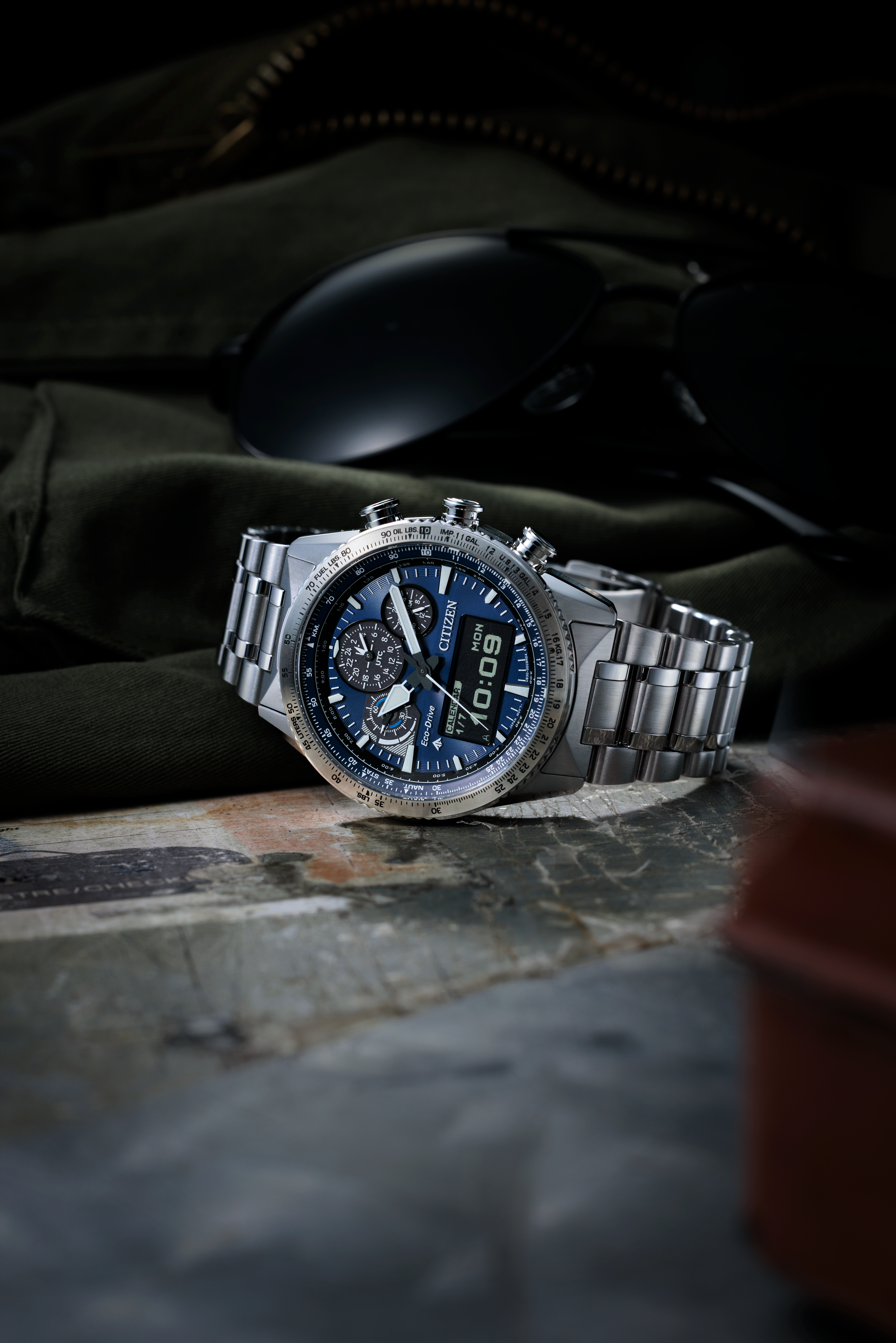 Citizen Skyhawk Steel 43 mm Eco Drive